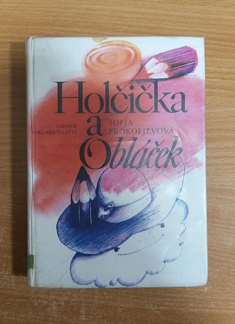 Holčička a obláček