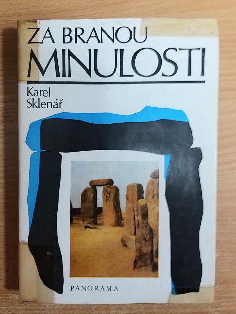 Za branou minulosti