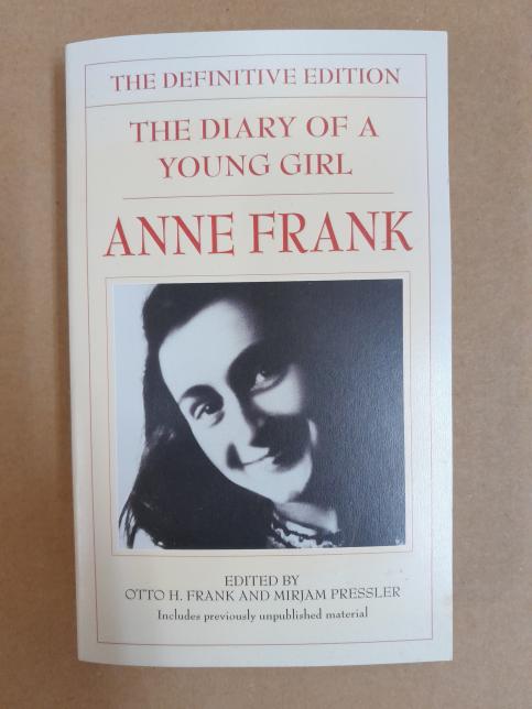 The Diary of a Young Girl Anne Frank: The definitive edition