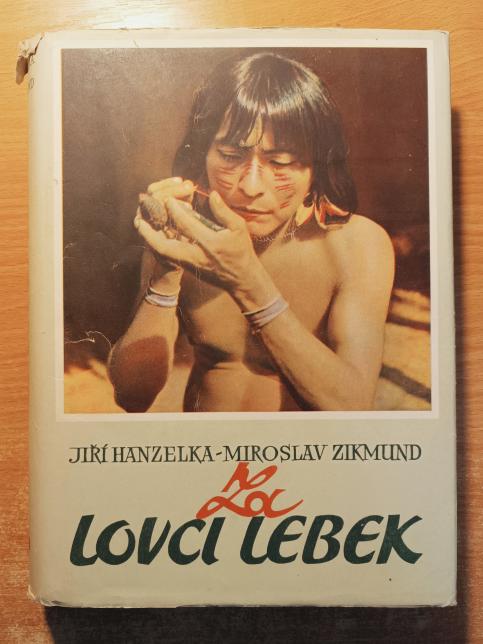 Za lovci lebek