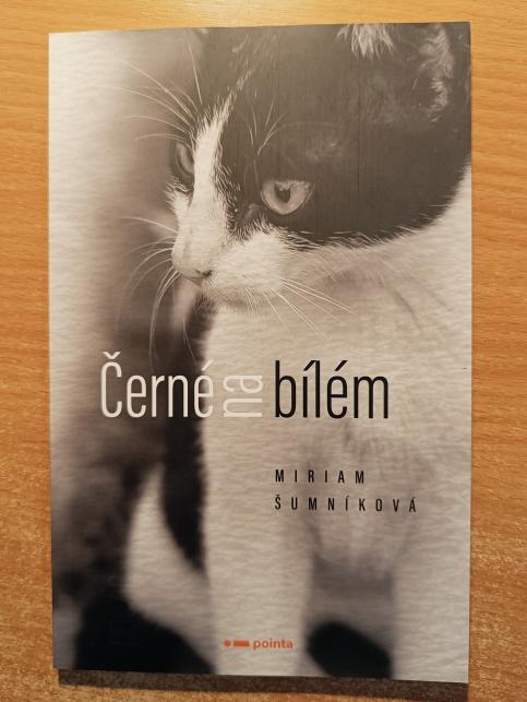 Černé na bílém