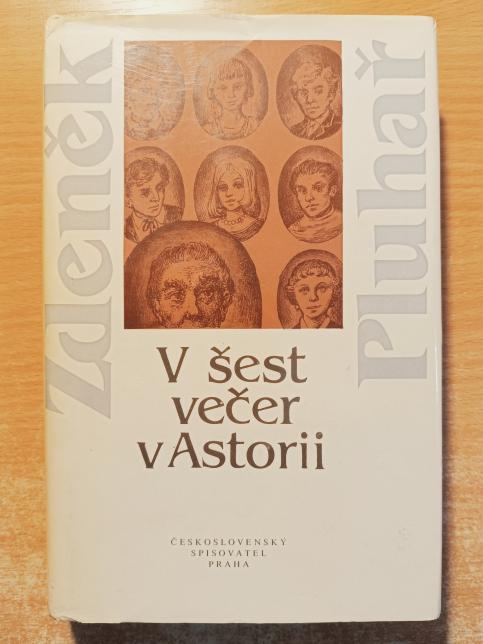 V šest večer v Astorii